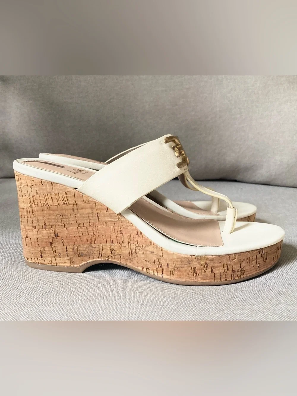 Sam Edelman Yardlie Cork Wedge Thong Sandals White Leather Gold Logo 7.5